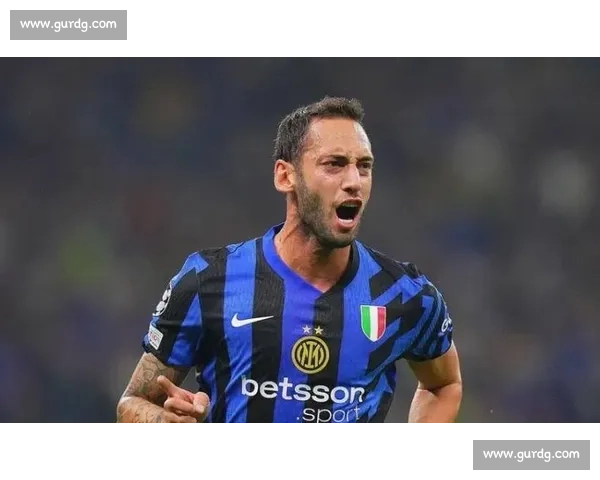 加拉塔萨雷 1500 万欧报价恰尔汗奥卢，国米坚持 4000 万欧要价