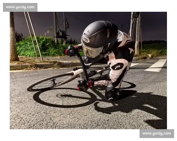 骑行进阶必学！掌握压弯核心：重心转移与安全法则