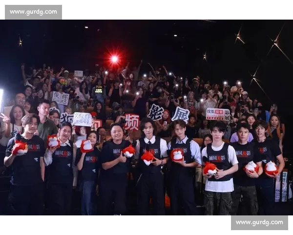 文俊辉巴黎街头武术炫技 中国功夫点燃法式热情