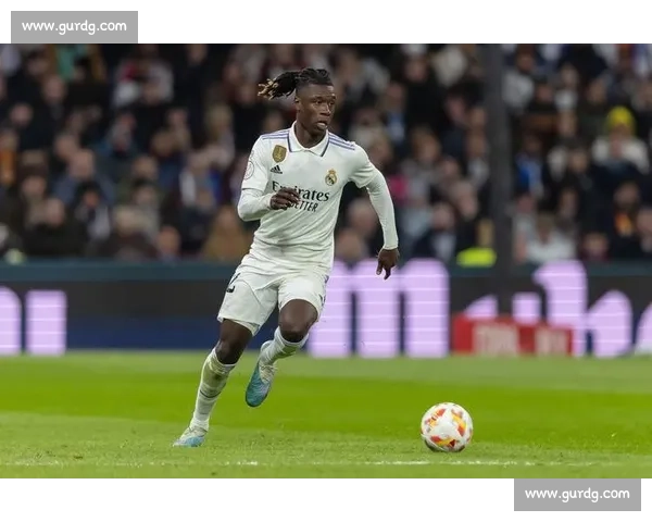 皇马官宣恩德里克抵美合练 巴西神童剑指世俱杯新征程